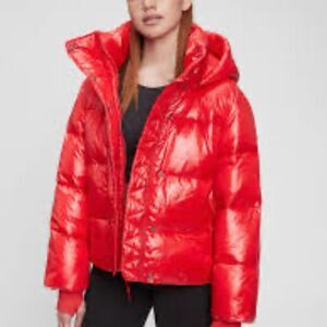 NWOT Gap Recycled Polyester Cropped Puffer